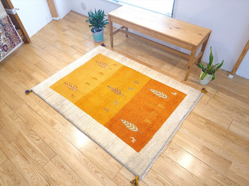 ペルシャ　ギャッベ　ソファ前　小判型　120×80　アイボリー　生命の木　花　葉 ペルシャ ギャッベ ソファ前 小判型 120×80 アイボリー 生命の木 花 葉