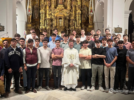 La Cruz de Mayo de Jóvenes Cofrades abre las procesiones de las Cruces Mayo