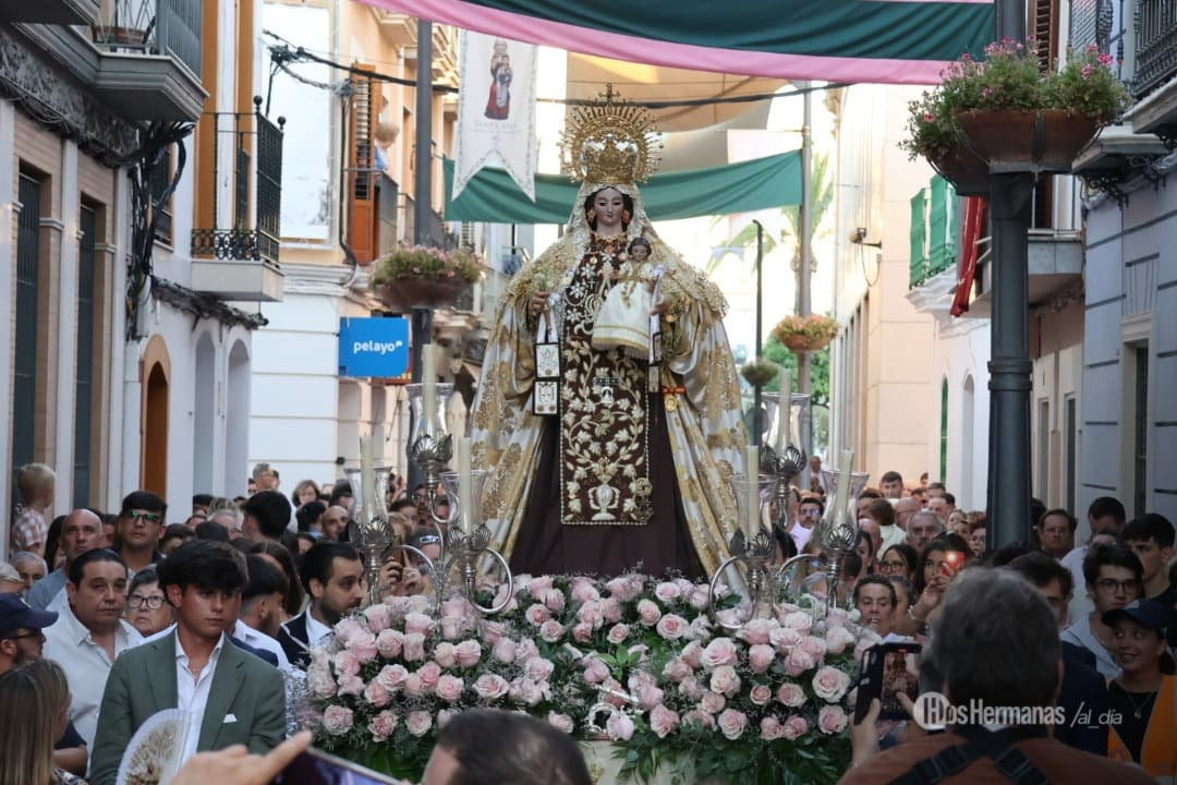 Procesión Virgen del Carmen en Dos Hermanas con Banda de Cornetas y Tambores del Prendimiento