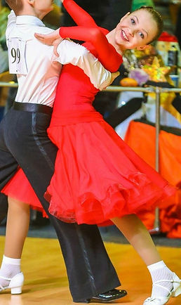 пошив костюмов для бальных танцев в Запорожье , бальные танцы Запорожье платья , спортивный танцевальный клуб Запорожье