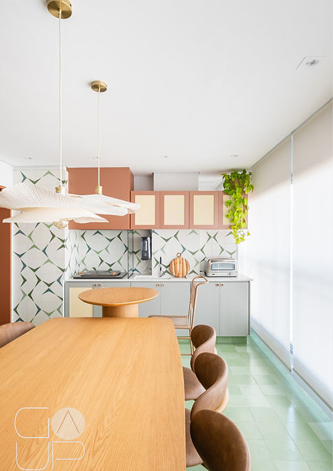 VARANDA COM MESA DE JANTAR.jpg