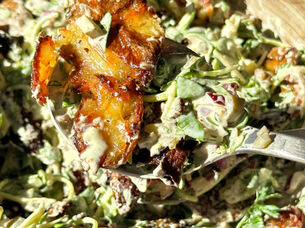 סלט תפוחי אדמה קריספי - עם תפוחי אדמה מעוכים ופריכים