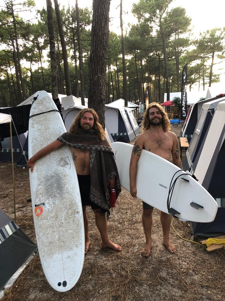 Max and Max surfing in France