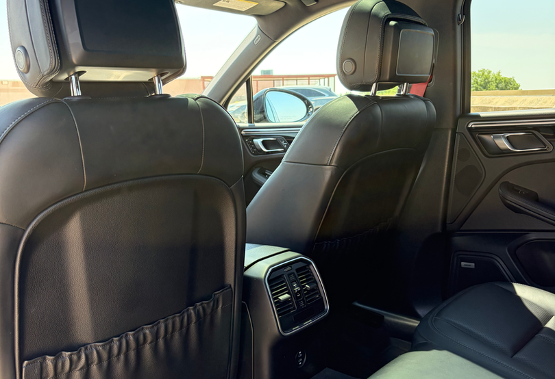 rent a porsche macan in philadelphia