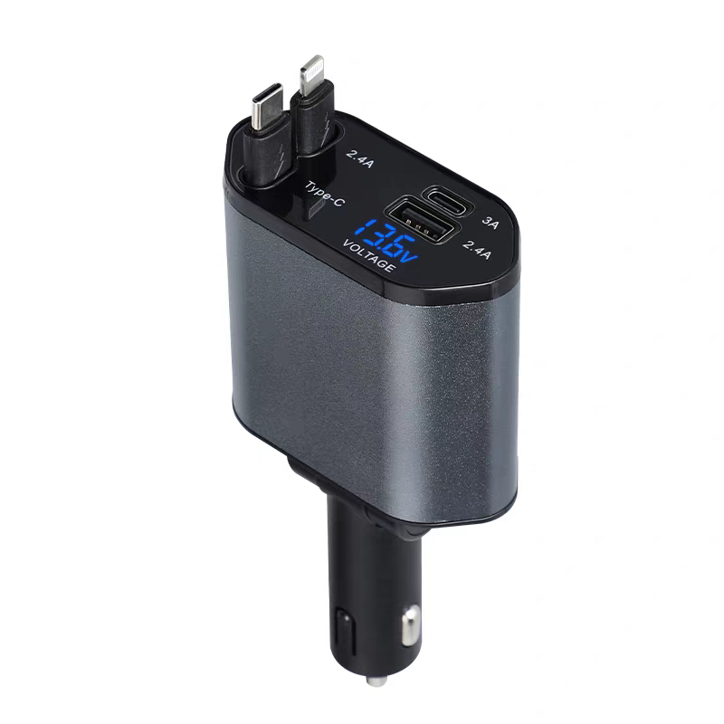 Cargador de carro de dos cables retráctiles con soporte a carga rápida y medidor de voltaje de entrada