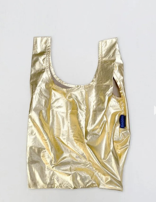 BAGGUのバッグ。ゴールド。