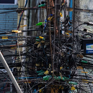 Cerca de 300 toneladas de fios irregulares foram retirados em três anos no estado, diz Neoenergia