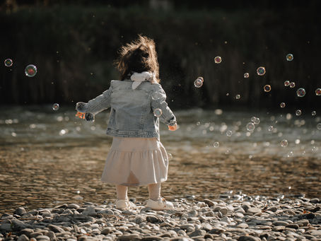 Familienfotos an der Aare in Bern