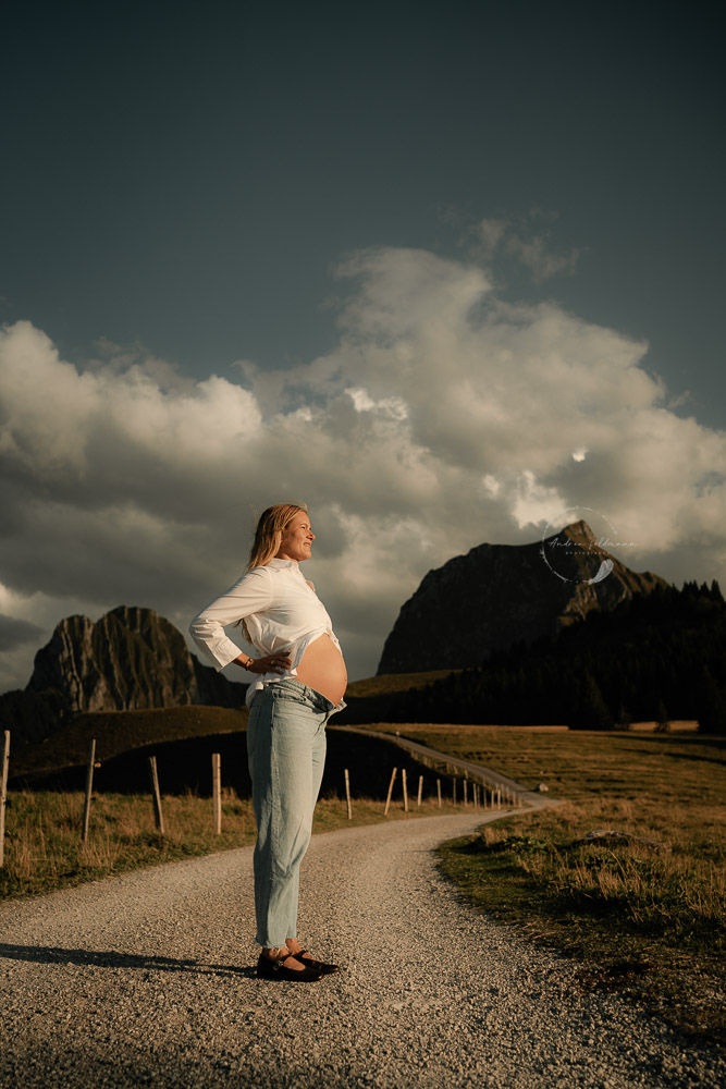 Babybauch-Shooting auf demGurnigel
