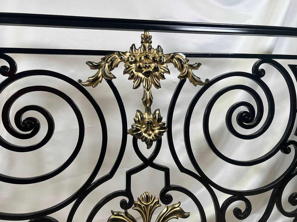 Küçük resim: Regal Scroll Ferforje Balkon Korkuluğu