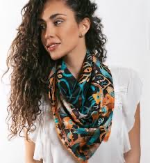 Foulard drappeggiato al collo