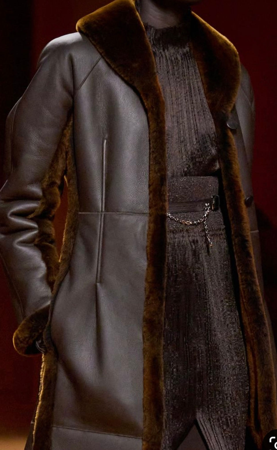 cappotto in ecopelle e pelliccia marrone