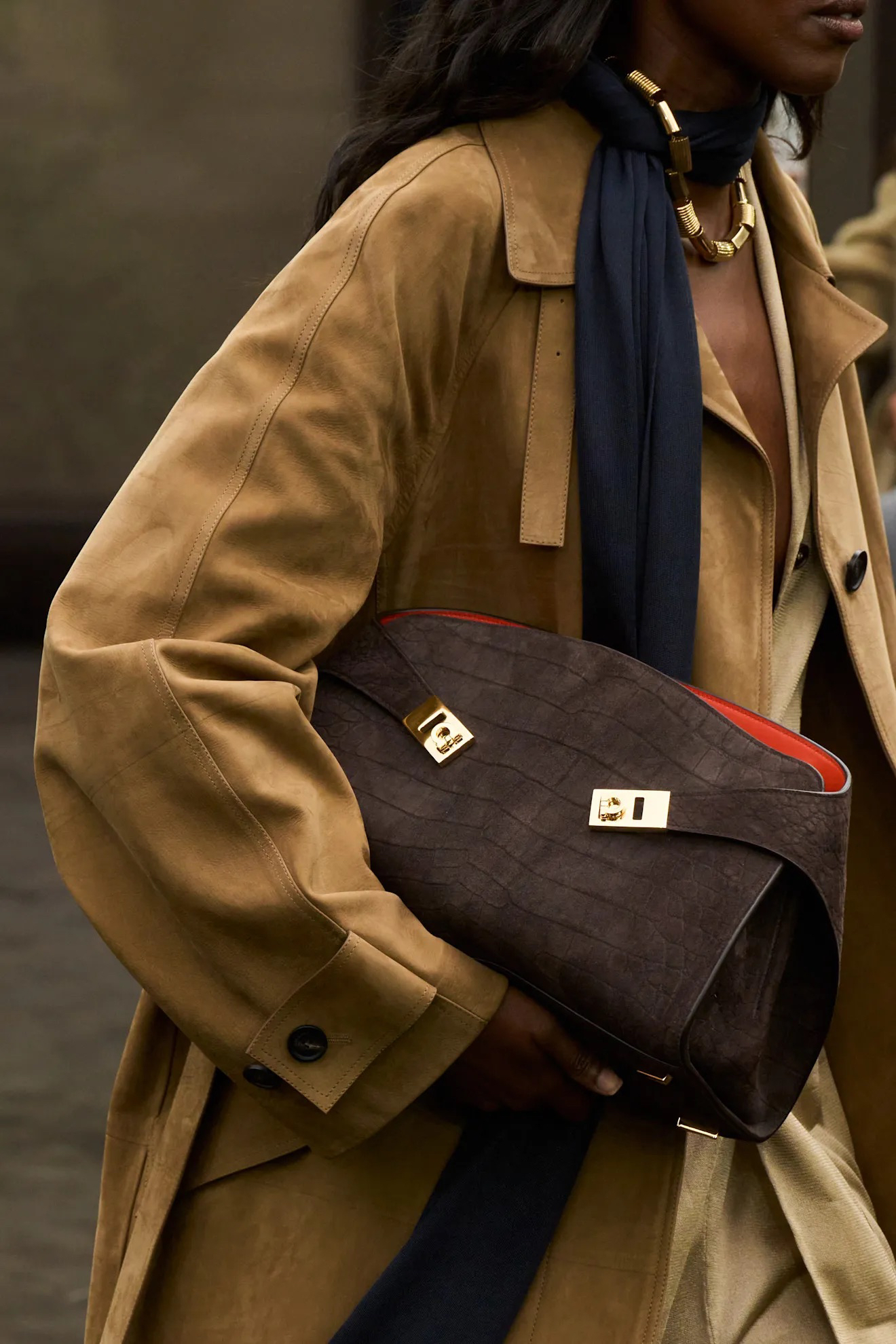 Maxi pochette in suede