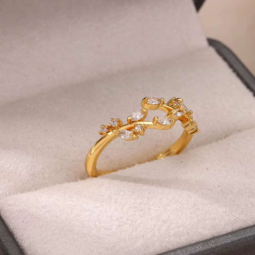 Miniatura: Anel Feminino Dourado em Aço Inoxidável com Zircônia