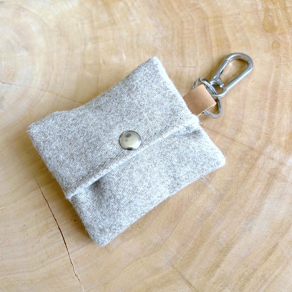 Miniaturbild: Hundetaschenspender aus Harris Tweed WATSON | Kotbeutelspender | Bag Dispenser |