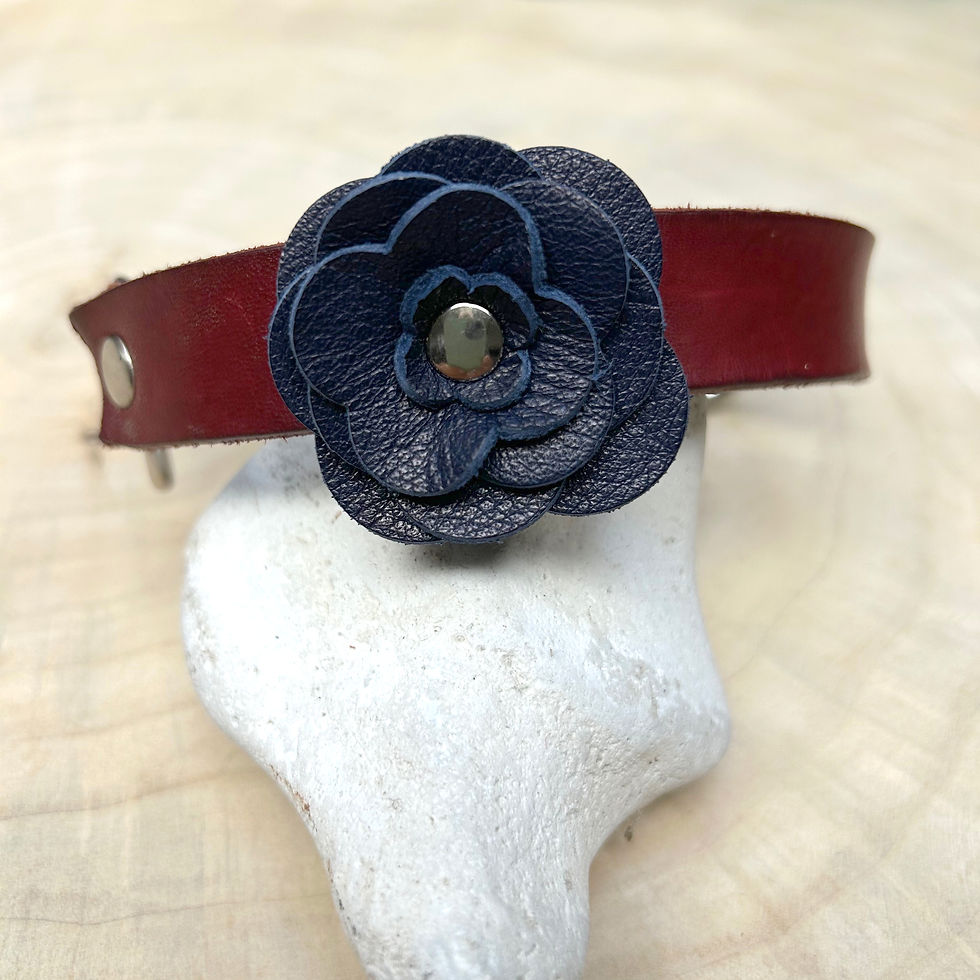 Miniaturbild: Halsband Lederblume - viele Farben - Halsband Schmuck - Gummiband-Breite wählbar