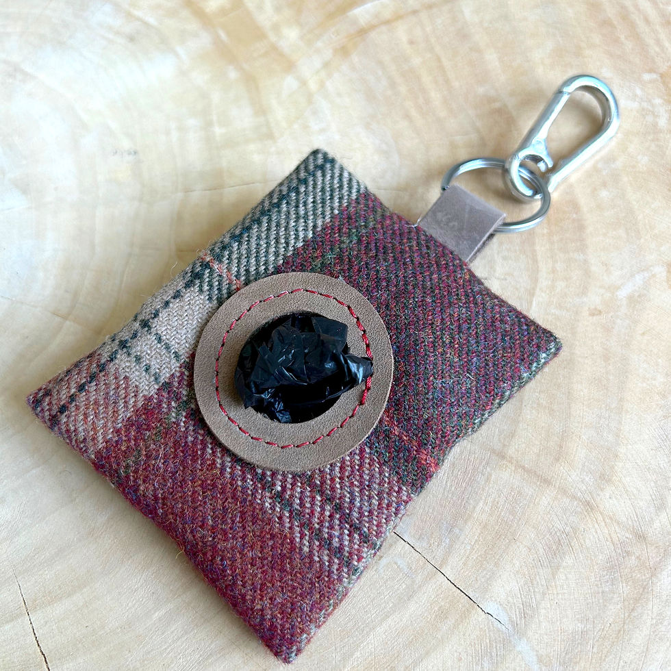 Miniaturbild: Hundetaschenspender aus Harris Tweed WATSON | Kotbeutelspender | Bag Dispenser |