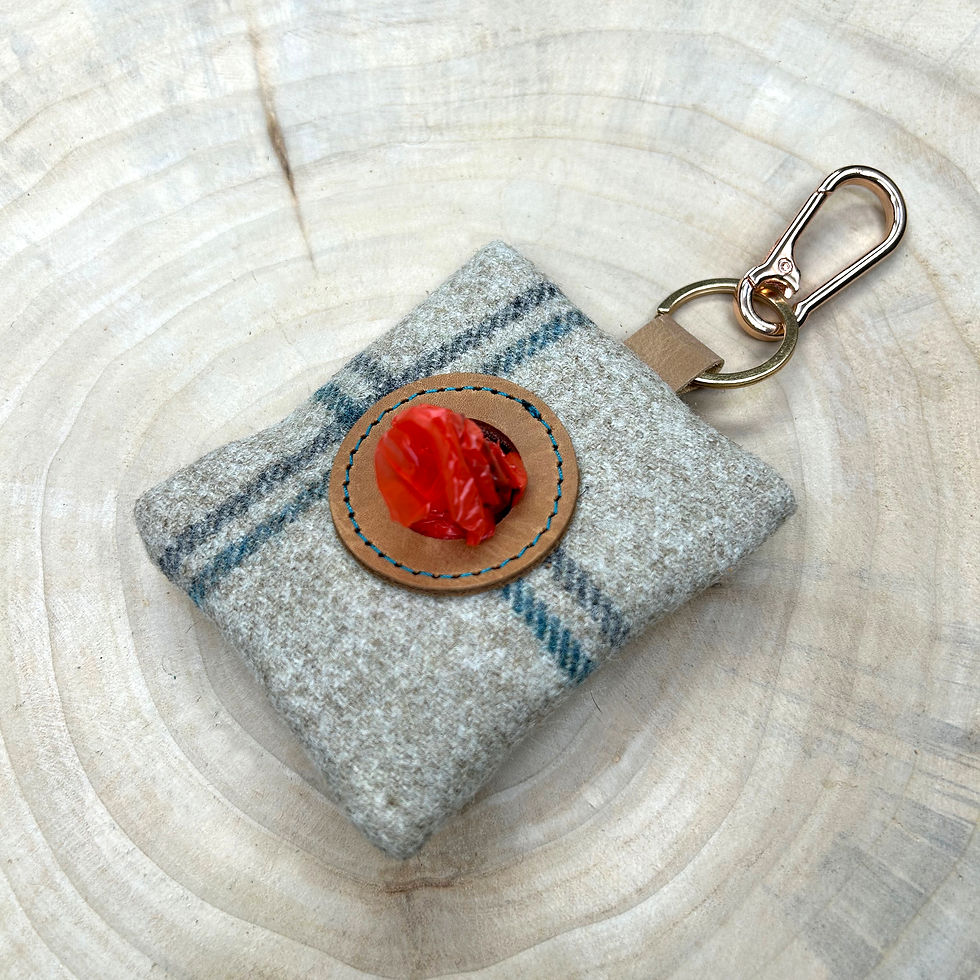 Miniaturbild: Hundetaschenspender aus Harris Tweed WATSON | Kotbeutelspender | Bag Dispenser |