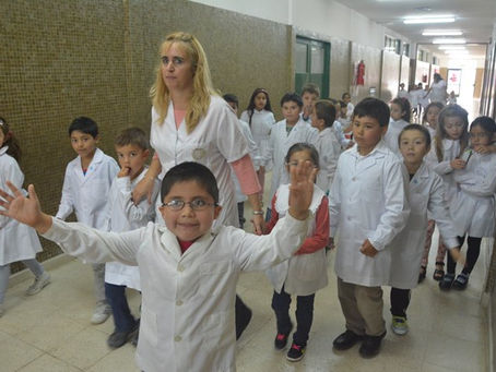LÍO EN LA ESCUELA. BLANCAS PALOMITAS