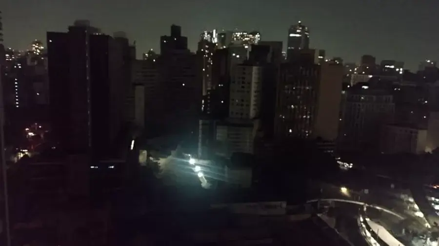 Apagão de 9 horas em São Paulo..