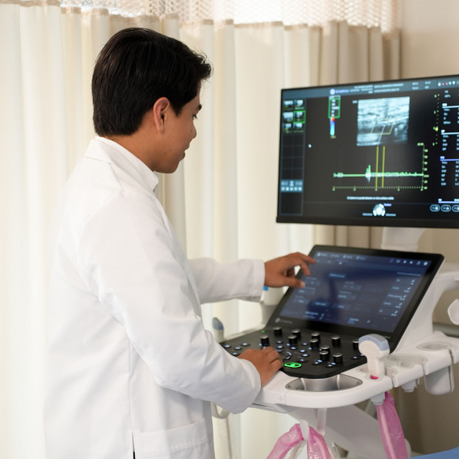 Dr.RicardoÁlvarez(105).jpg