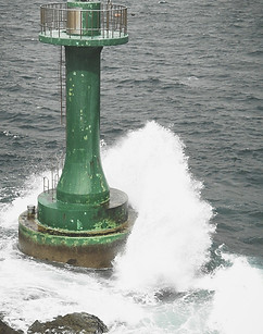 lighthouse-1178868_1280_edited.jpg