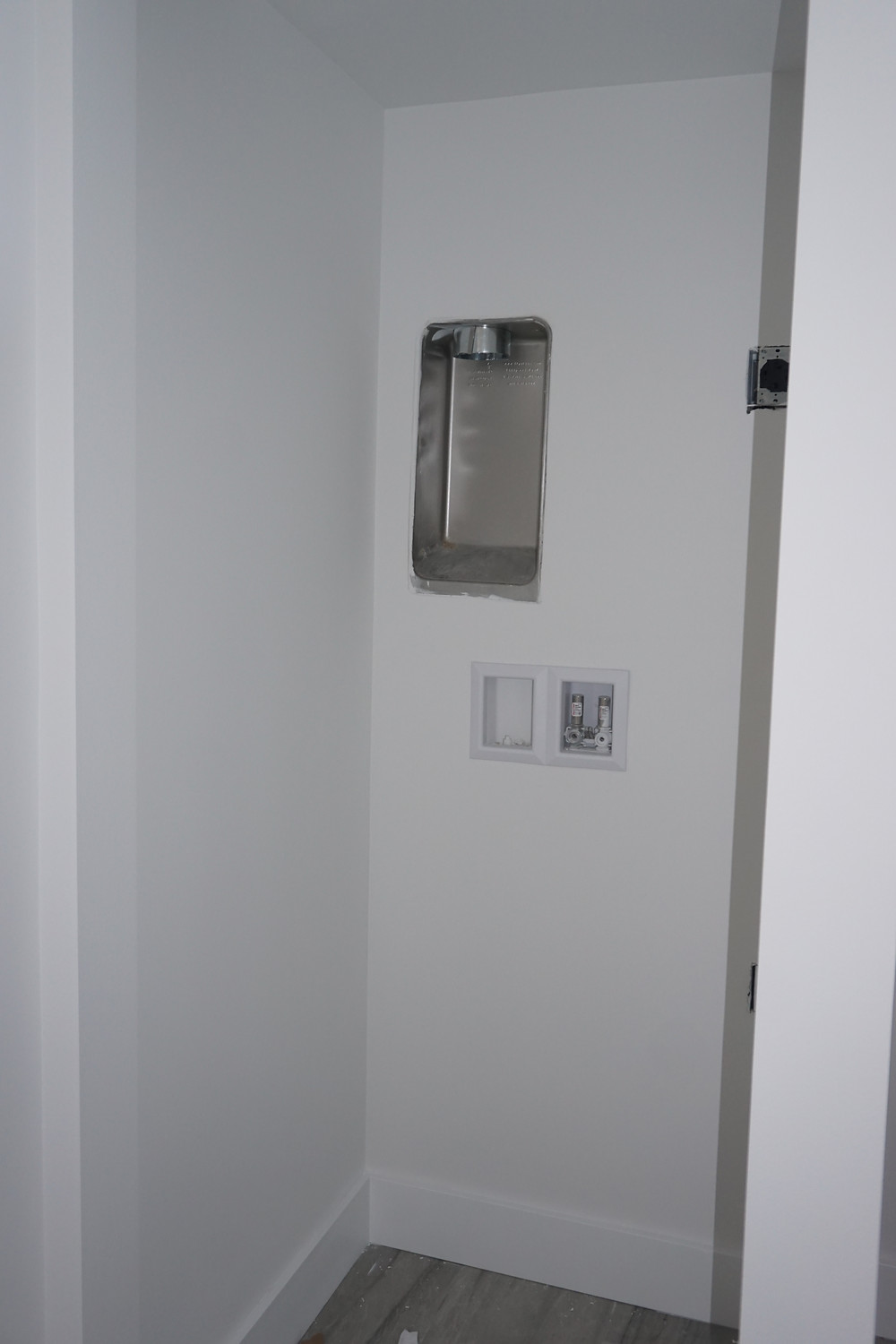 Washer/Dryer closet