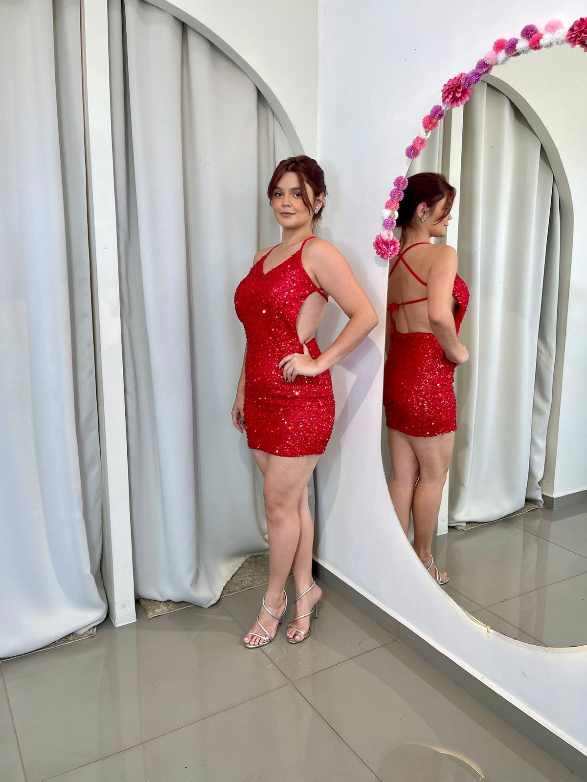 VESTIDO DE ALCINHA FRENTE ÚNICA EM PAETÊ