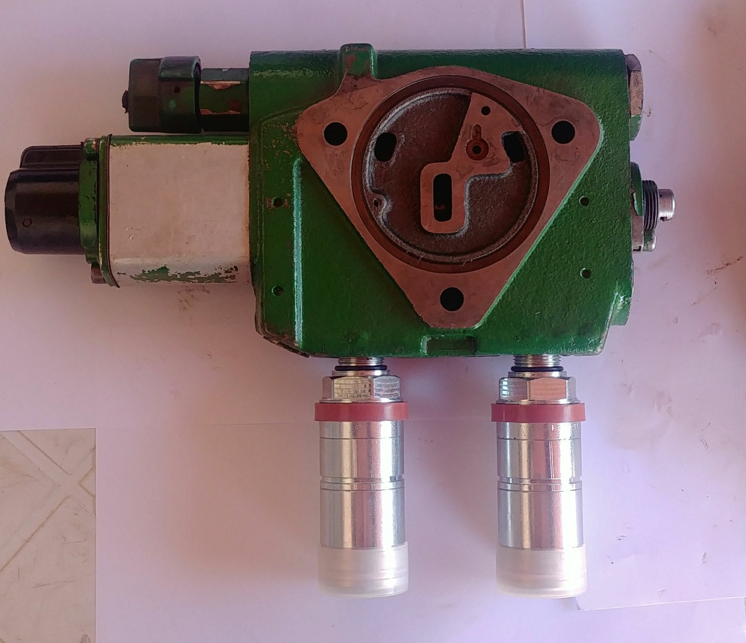 Válvula de Controle Remoto John Deere AL119217 (Sem Engate Rápido)