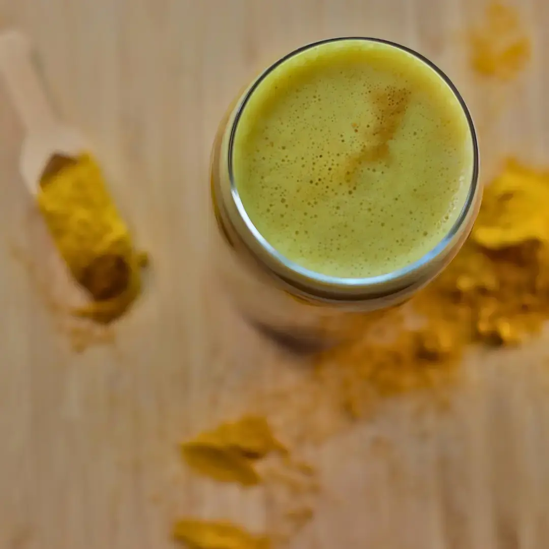 Experience goldLIQD's golden latte blend, crafted from turmeric, ashwagandha, cinnamon, and more.