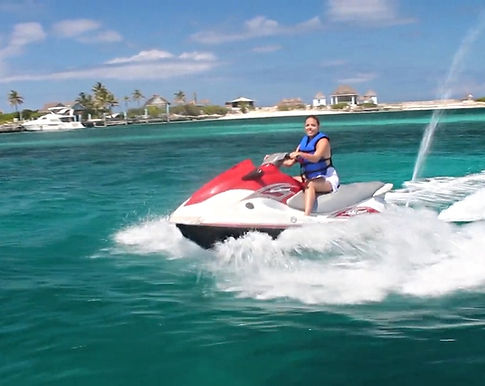 Jetskiing nassau