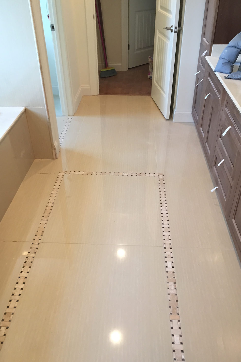 12 TILE SOURCE FLOOR PHOTOS PORTRAIT