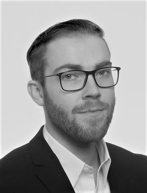 Runar Glad Bäckstrøm har fått advokatbevilling!