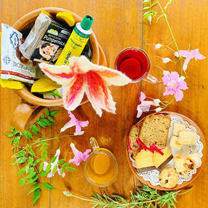 FAÇA UMA MESA DE CHÁ ESPECIAL COM OS DOCES ALEMÃES E PRESENTES AFETIVOS DO GANSARAL