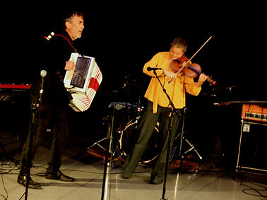 ...mit Hubert von Goisern auf der Bühne