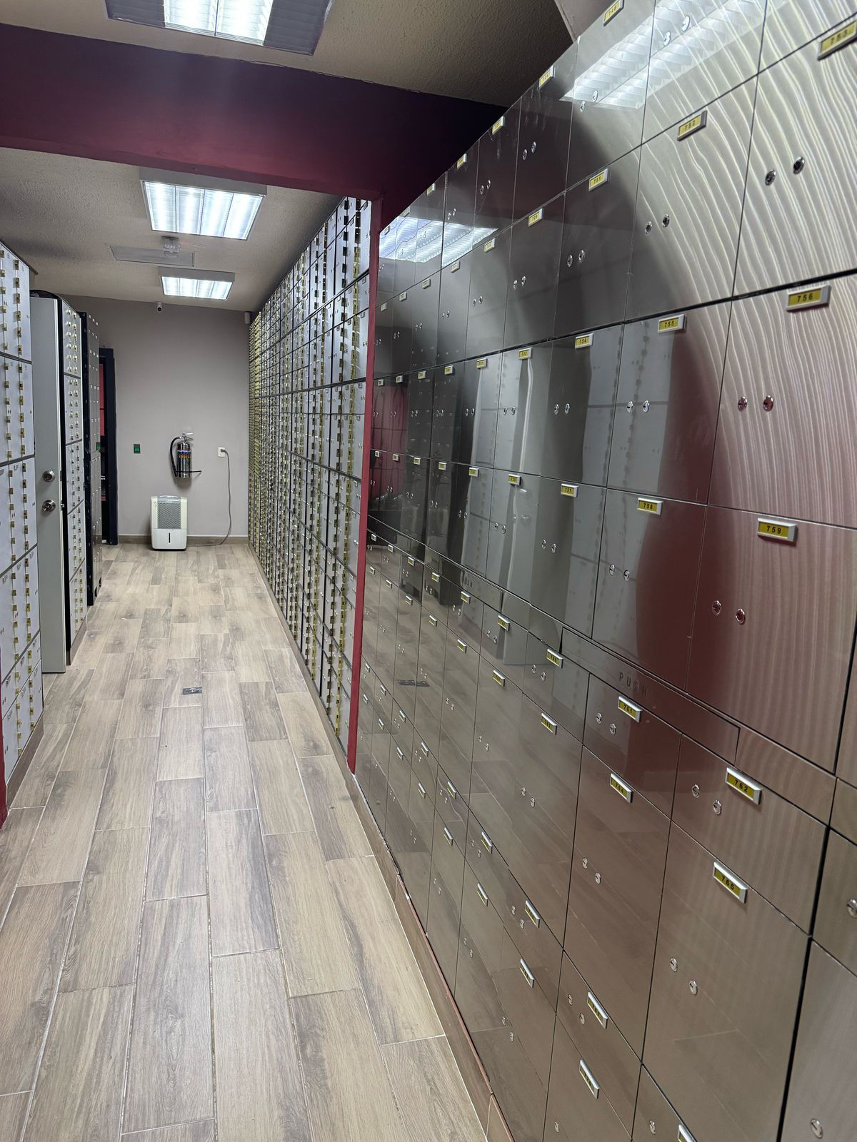 Stainless steel safe deposit box