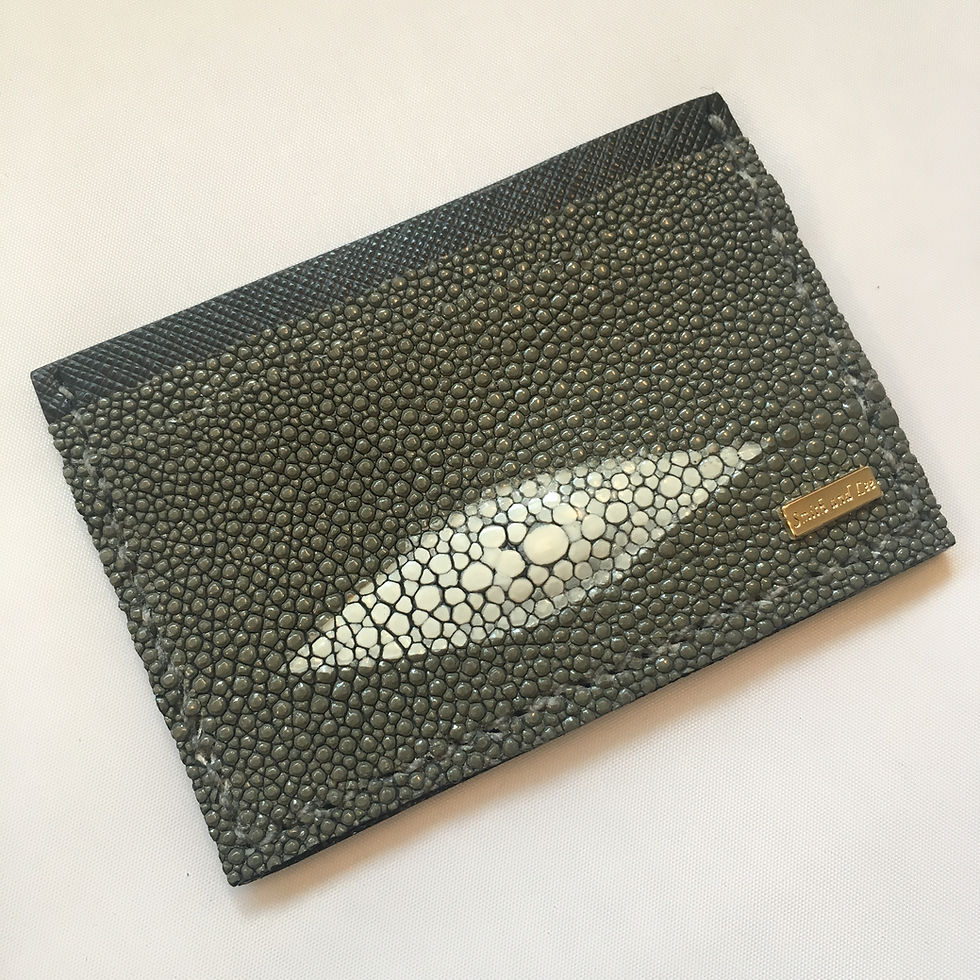 Thumbnail: Grey Stingray Diamond Minimalist Wallet