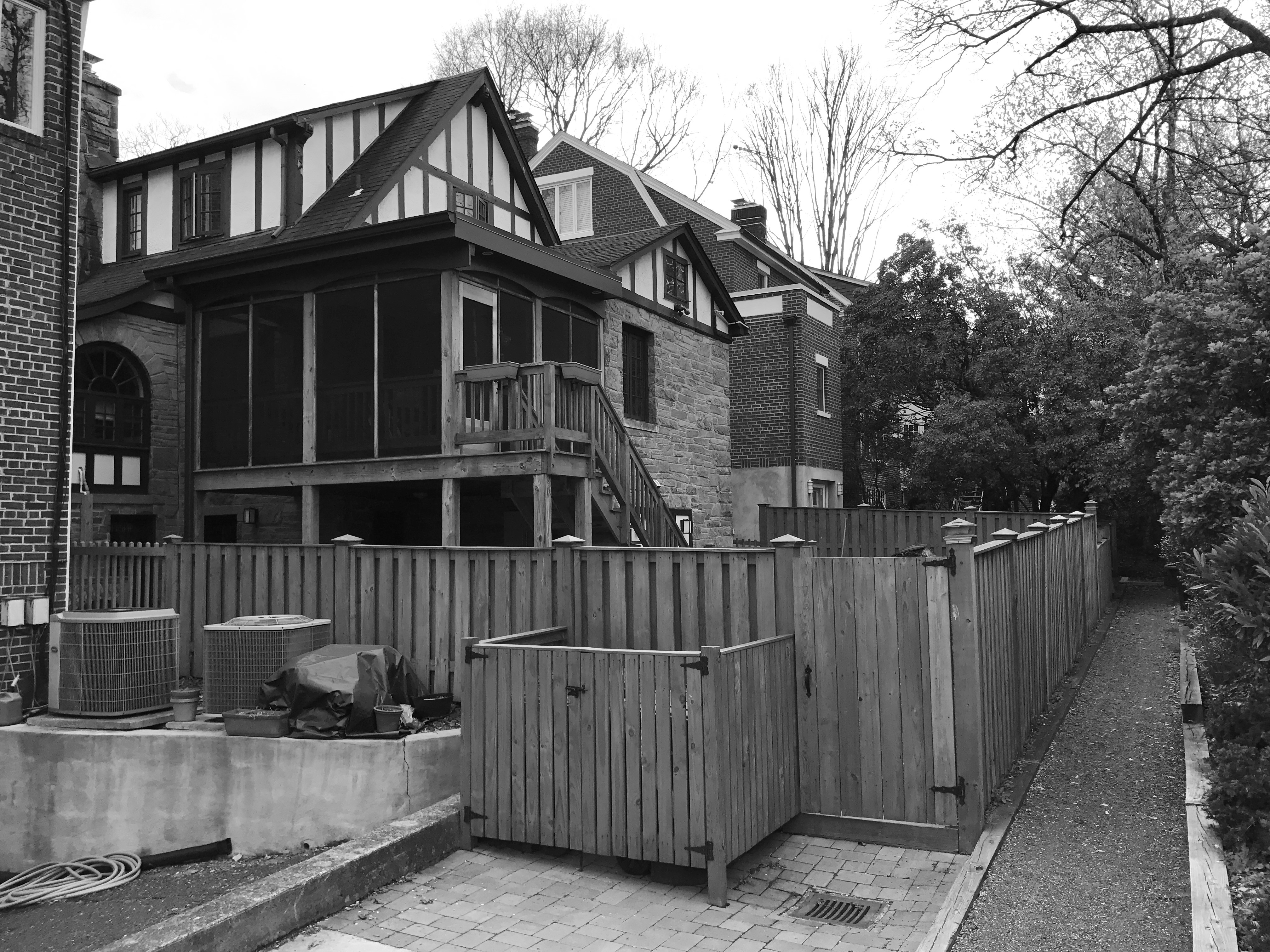 Photo :: Existing Rear Elevation