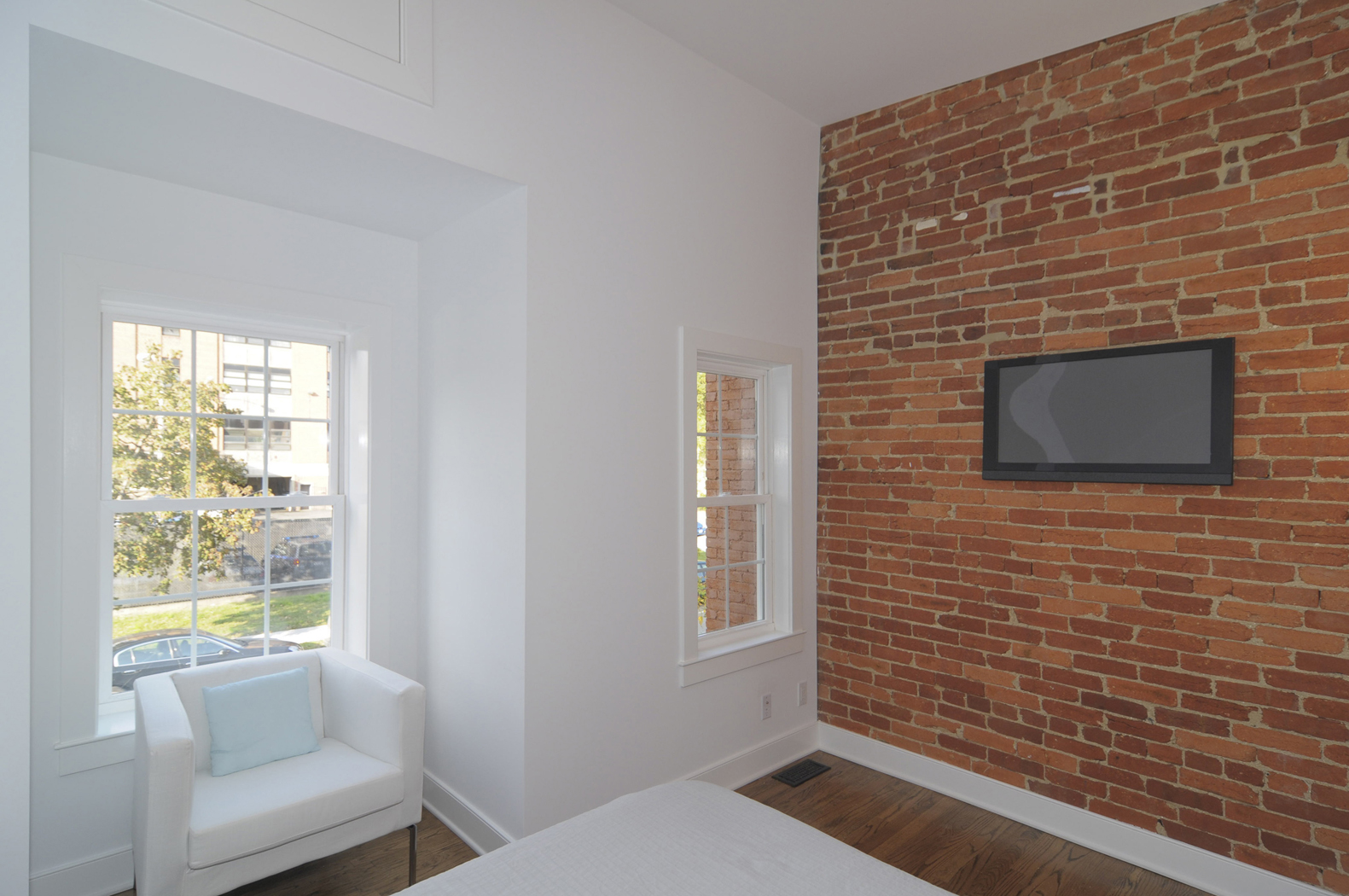 Photo :: Master Bedroom
