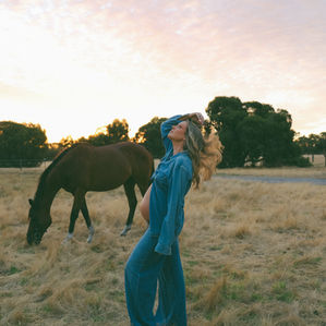 Why Bringing 2–3 Outfits to Your Maternity Session Changes Everything