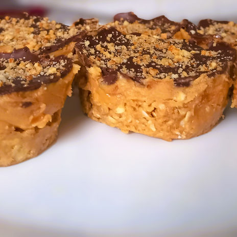 Peanut Butter Chocolate Oat Cups