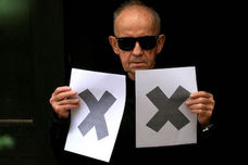 Milku Valentu oduzet Goranov vijenac / La Couronne de Goran retirée à Milko Valent