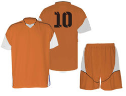 Monique: Camisa 23,90 / Calção 14,90