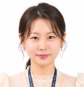 화이트 배경의 우아한 학생증 인물사진.png