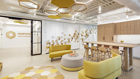 meteor-lighting-duo-4-honeycomb-asset-management-office-breakroom-and-work-lounge-1920x192
