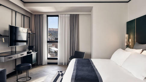 HOW HOTELS + THE HOSPITALITY INDUSTRY CAN BOUNCE BACK FROM COVID-19