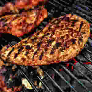 Cottura sul barbecue con carbonella