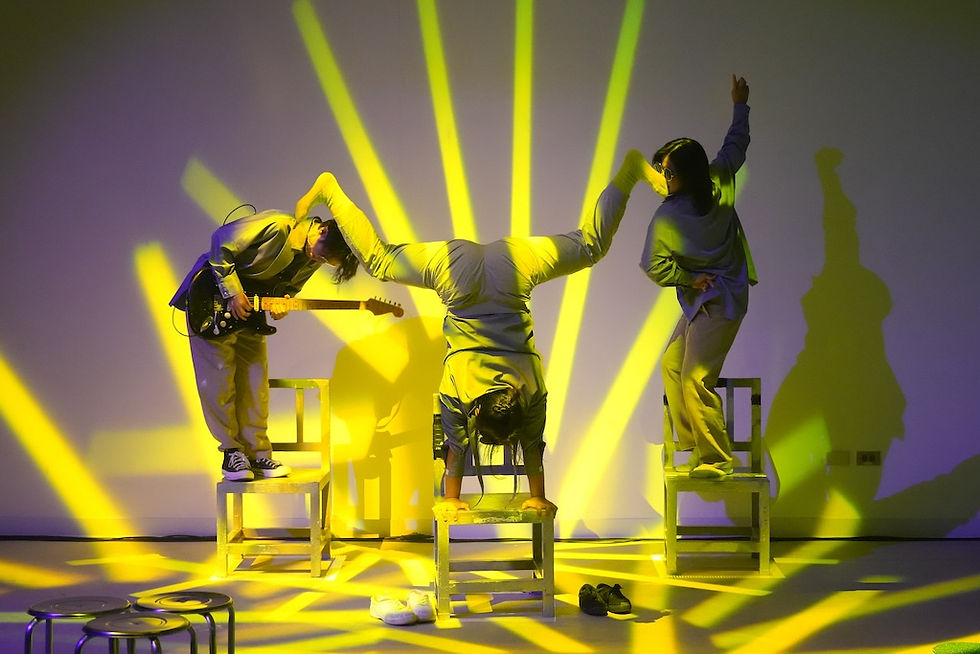 時間縫隙裡的馬戲美術館B       TIME TRAVEL B