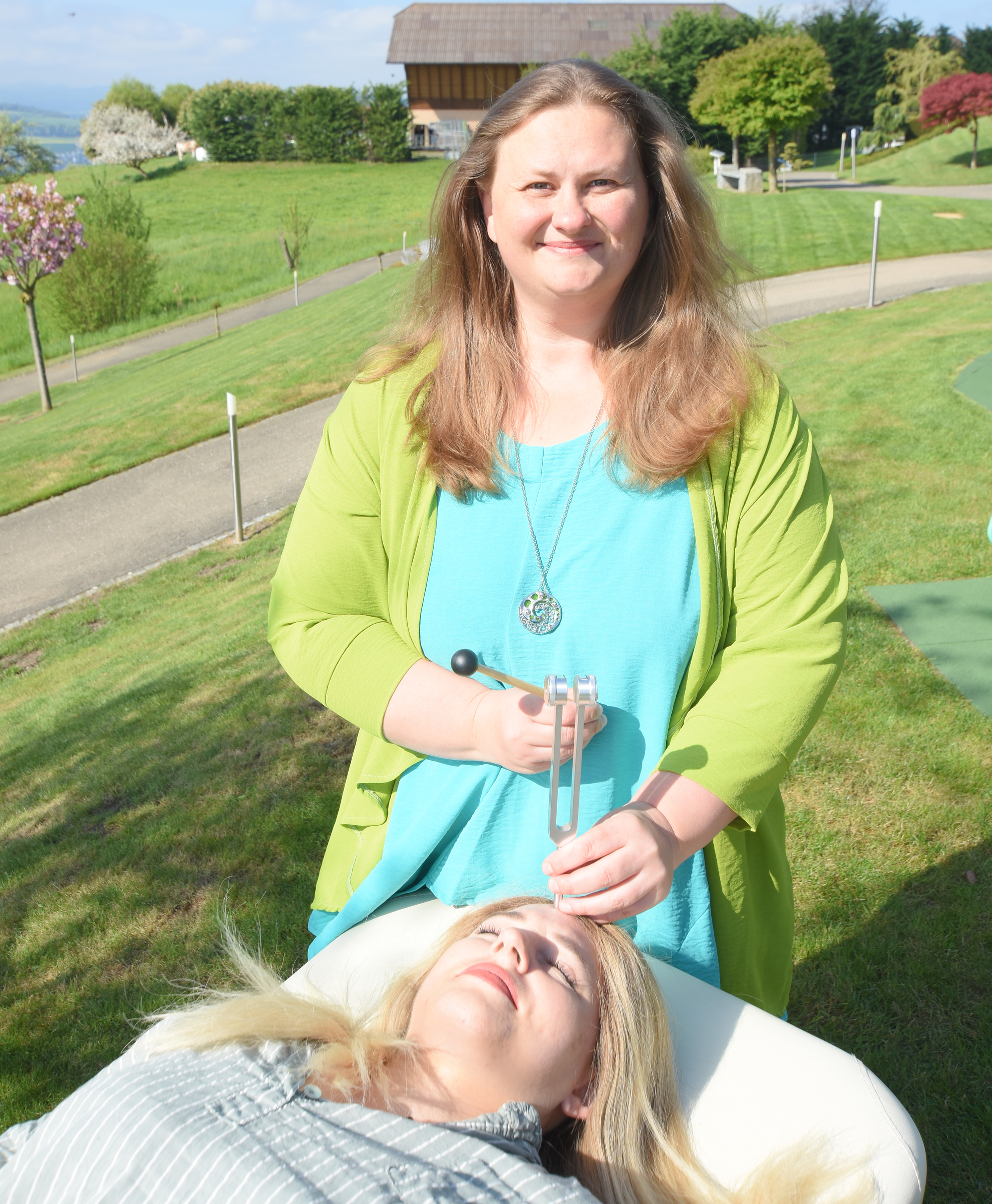 Nelly Ippensen, Energetische Heilerin 
