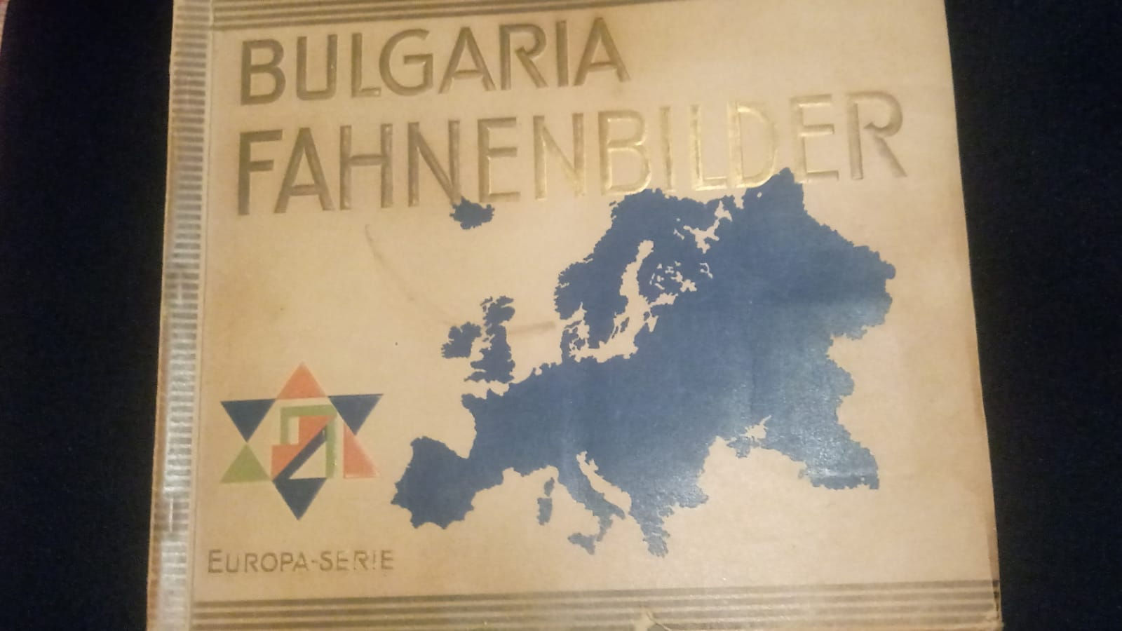 Album Alemán de figuritas de cigarrillos. Año 1930  Bulgaria-Fahnenbilder.